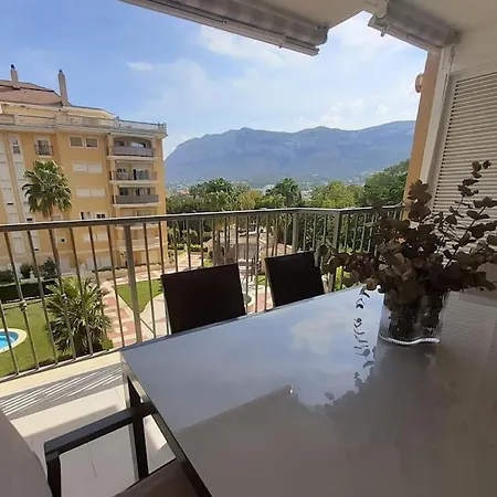 Con Piscina Y Vistas A La Montana * دينايا